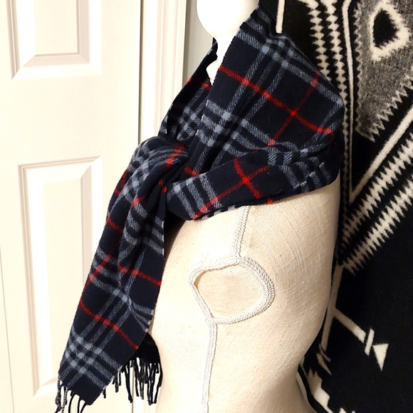 💙 Vintage UC Burberry Unisex Use 100% Lambswool Tartan Plaid Winter Scarf 🧣 - Picture 4 of 10
